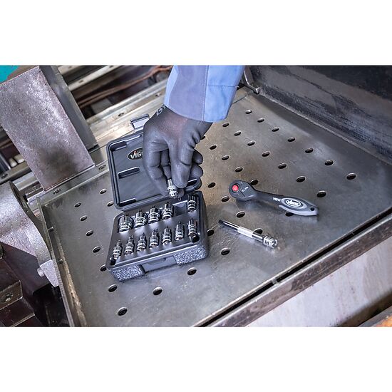 v7514_13_anwendung_industrie_2.jpg